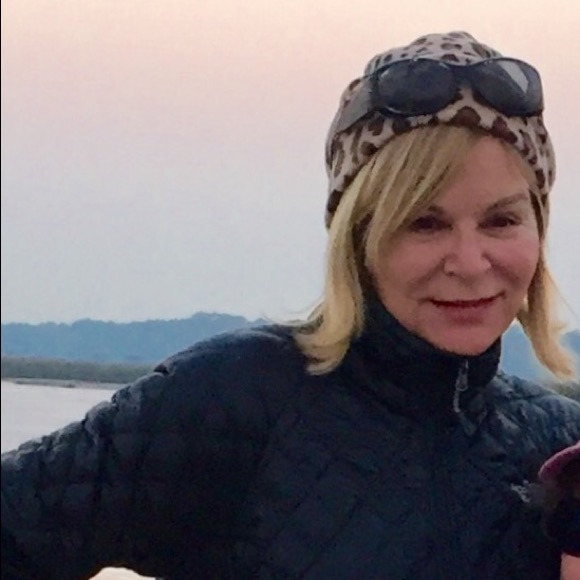 Meet your Posher, Kay - Picture 1 of 2